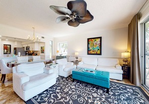 Amazing High Pointe condo with grill, hot tub, pool, tennis & pickleball