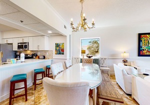 Amazing High Pointe condo with grill, hot tub, pool, tennis & pickleball