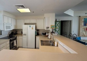 Amazing Location just steps to the Gulf - Santa Rosa Towers 303