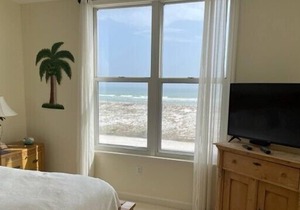 Amazing Location just steps to the Gulf - Santa Rosa Towers 303