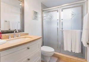AMAZING LOCATION ! direct across ST, from beach