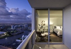 Amazing ! Modern Hallandale Beach Club! min 6 months+1
