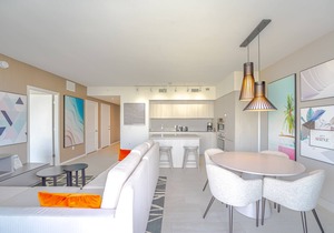 Amazing! WaterFront Luxury Condo@Hyde