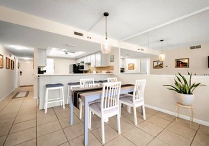 Anastasia's Treasure n2 BR 2BA/Ground Floor Great LocationnBeach Front Complex