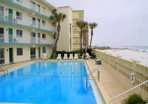 Aqua Villa 104. First floor. Beach service for 2 chairs and umbrella included!