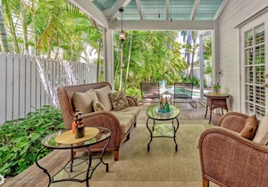 **BAHAMIAN BAMBOO @ THE ANNEX** Chic Home By Duval & Beach + LAST KEY SERVICES.