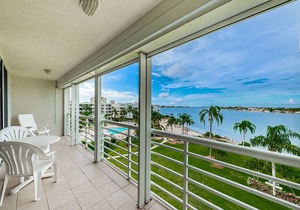 Bahia Vista 'Tropical Island Getaway'