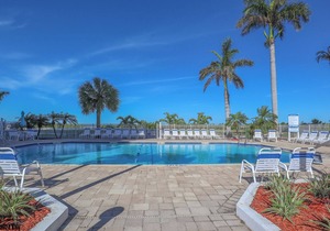 Beachfront Condo At Bargain Price! Resort Heated Pool! Tennis Courts! Million Dollar View!