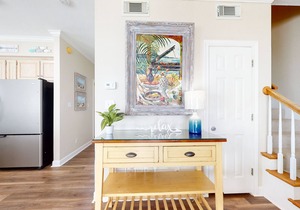 Beachfront duplex with pool, tennis court, central AC & balcony - near dining