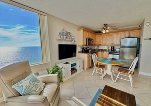 Beachfront, fantastic views, 11th floor, WiFi, super clean, read our reviews!