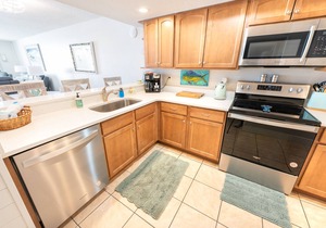 Beachfront updated Vacation Rental, Beautiful Views from the 5th story balcony.