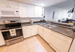 Beachfront Vacation Rental, 2 bedroom, 2 bath Condo, Steps To The Beach