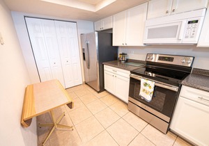 Beachfront Vacation Rental, 2 bedroom, 2 bath Condo, Steps To The Beach