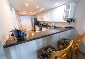 Beachfront Vacation Rental, 2 bedroom, 2 bath Condo, Steps To The Beach