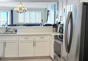 Beachside Gulf front 3BR,2BA condo in Indian Shores, FL Spectacular Sunsets!
