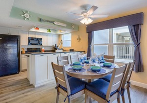 Beachside w/2 Balconies, FREE Activities Included! Free Parking, Grill, Beach Gear ~ 1 Pipers Nest
