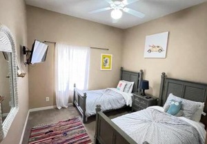 Beautiful 3 Bedroom Apartment minutes from Disney!