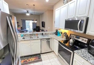 Beautiful 3 Bedroom Apartment minutes from Disney!
