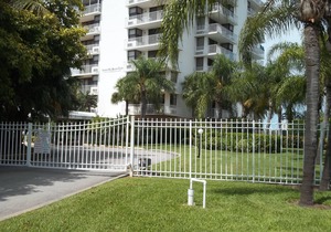 Beautiful 7th Floor Views - Private Beach!
