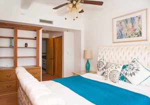 Beautiful Apartment on Ocean drive with Beach Views!!
