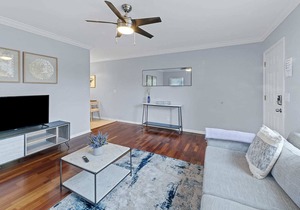 Beautiful Complex 1BR with Garden