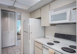 Beautiful Condo with Beach views! Rest and Relaxation await!