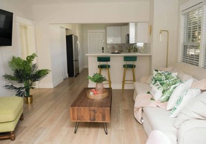 Beautiful Little Havana Home with Pool. Near airport, beaches and night life