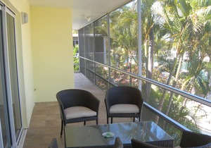 Beautiful Venetian Shores, Cozy home, Heated pool, Tiki, Boat Lift, Fish & Dive.