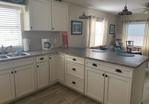 Beautifully furnished condo near the beach!