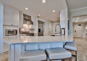 Book Now for Fall! New Listing! Gulf Views! Steps from the Pool and Beach! Gated Community!