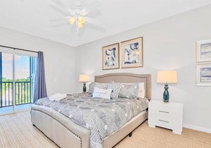 Bright & Airy 3BR Suite Near Disney - Pool and Hot Tub!