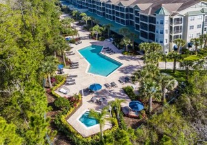 Bright & Airy 3BR Suite Near Disney - Pool and Hot Tub!