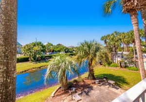 Bright Santa Rosa Beach Villa w/community pools & hot tub - Next to Gulf