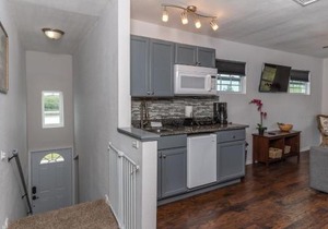 CASA TRANQUILA - 3 bed 2 bath upper story apartment