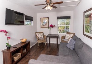 CASA TRANQUILA - 3 bed 2 bath upper story apartment