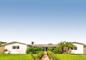 Casablanca Luxury Home Sleeps 10 - 5BR 3BTH