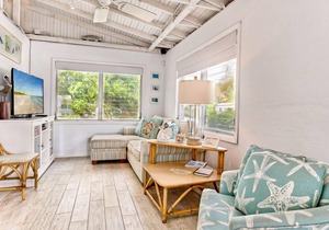 Charming Duggers Tropical Village Cottage
