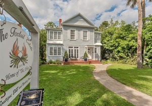 Charming Fox Tail Estate