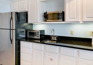 Charming Studio for 2, Pool Views, Next to Alys + Free Attraction Tickets!