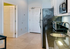 Charming Studio for 2, Pool Views, Next to Alys + Free Attraction Tickets!