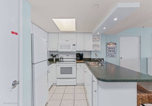Chateaux 402 - GULF FRONT Condo - Vacation Dreams