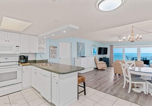 Chateaux 402 - GULF FRONT Condo - Vacation Dreams