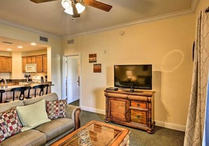 Chic Disney Condo w/ Balcony & Resort Pool Access!