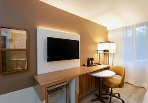 City Escape! 4 Units! Pool, Pets Allowed!