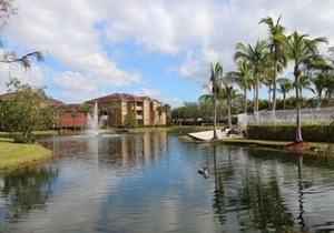 Close to golf, beach, restaurants, shopping