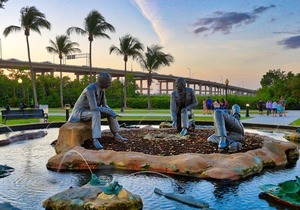 Close to golf, beach, restaurants, shopping