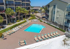 COASTAL CHARM! 1 Bed/2 Bath Condo - Breathtaking Beach & Ocean View, Sleeps 4