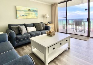 COASTAL CHARM! 1 Bed/2 Bath Condo - Breathtaking Beach & Ocean View, Sleeps 4