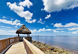 Coastal comfort in Ocean Pointe Suites.