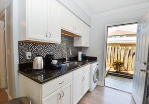 Colorful 2BR by Virginia Park w Work Desk Garden